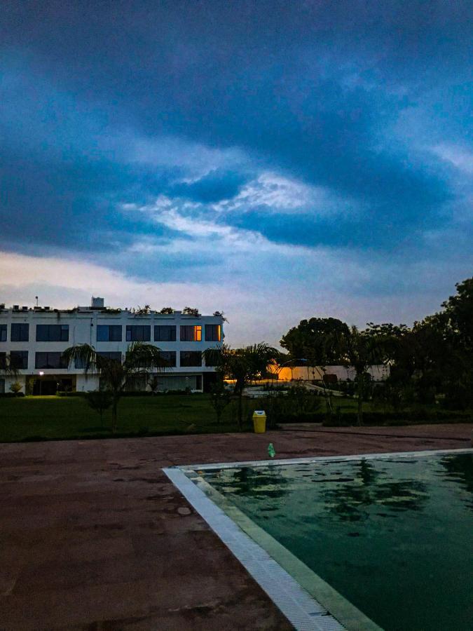 Gautam Hotels & Resorts Khajuraho Ngoại thất bức ảnh